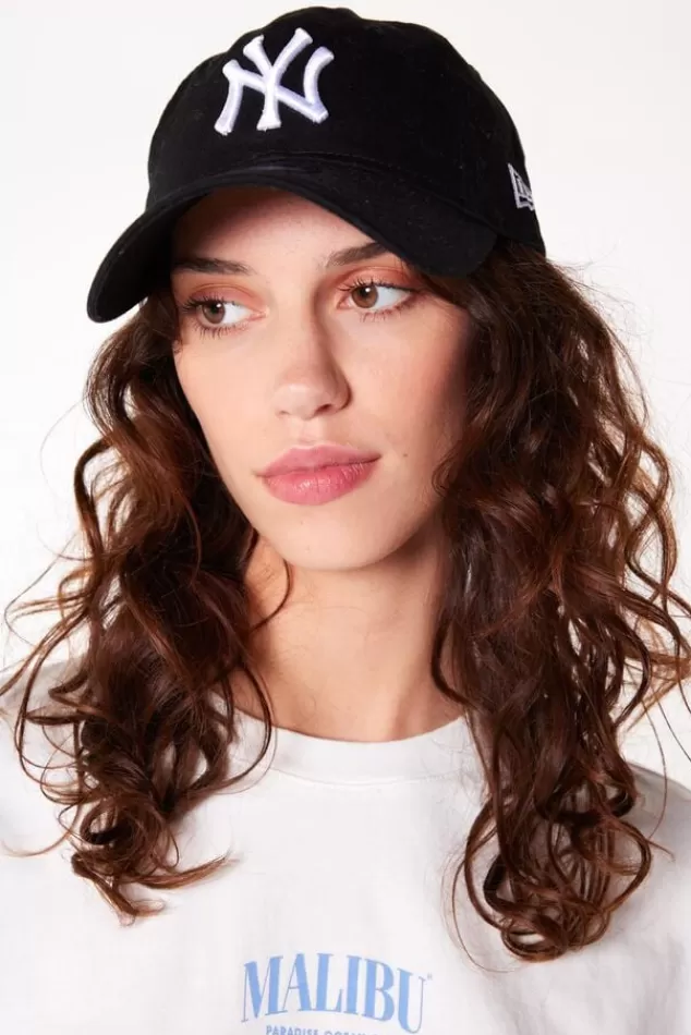 America Today Accessories | Accessories^New Era cap 940 adjustable Black/white